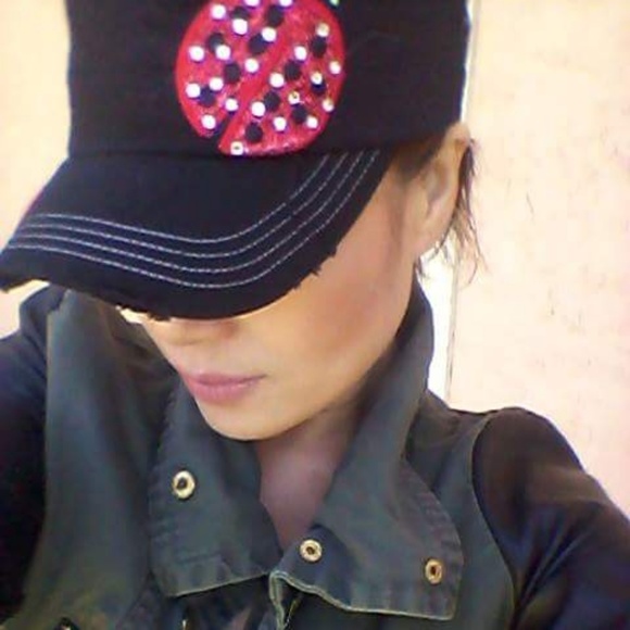 Meet your Posher, Jade - Picture 1 of 1